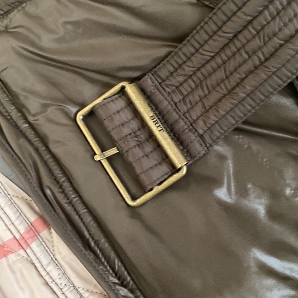 Burberry Women's above the knee Finsbridge Quilted Coat in khaki green - Picture 7 of 10